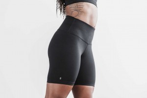 Black Matte Nobull High-Rise Short 6 inches (Matte) | 398MUZPTN