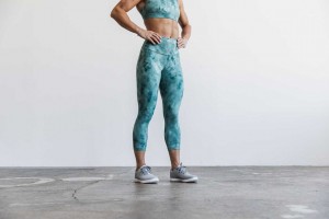 Oil Blue / Pine Tie-Dye Nobull High-Rise Crop (Tie-Dye) | 236BUKFTL