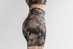 Toffee / Black Tie-Dye Nobull High-Rise Short 6 inches (Tie-Dye) | 645YPHLSI