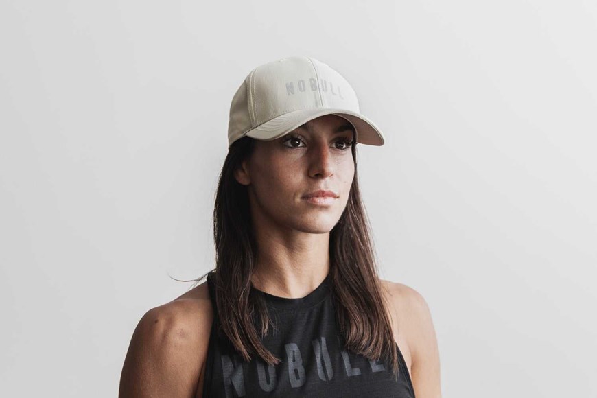 Sand Nobull NOBULL Performance Hat | 938XDVKER